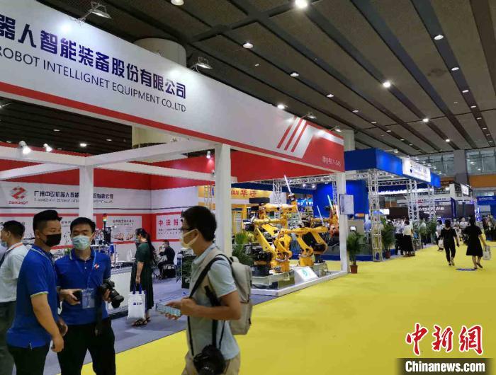 2020中国(广州)国际机器人、智能装备及制造技术展览会暨第5届华南国际工业博览会、2020广州国际数控机床展览会6日在广州开幕 郭军 摄